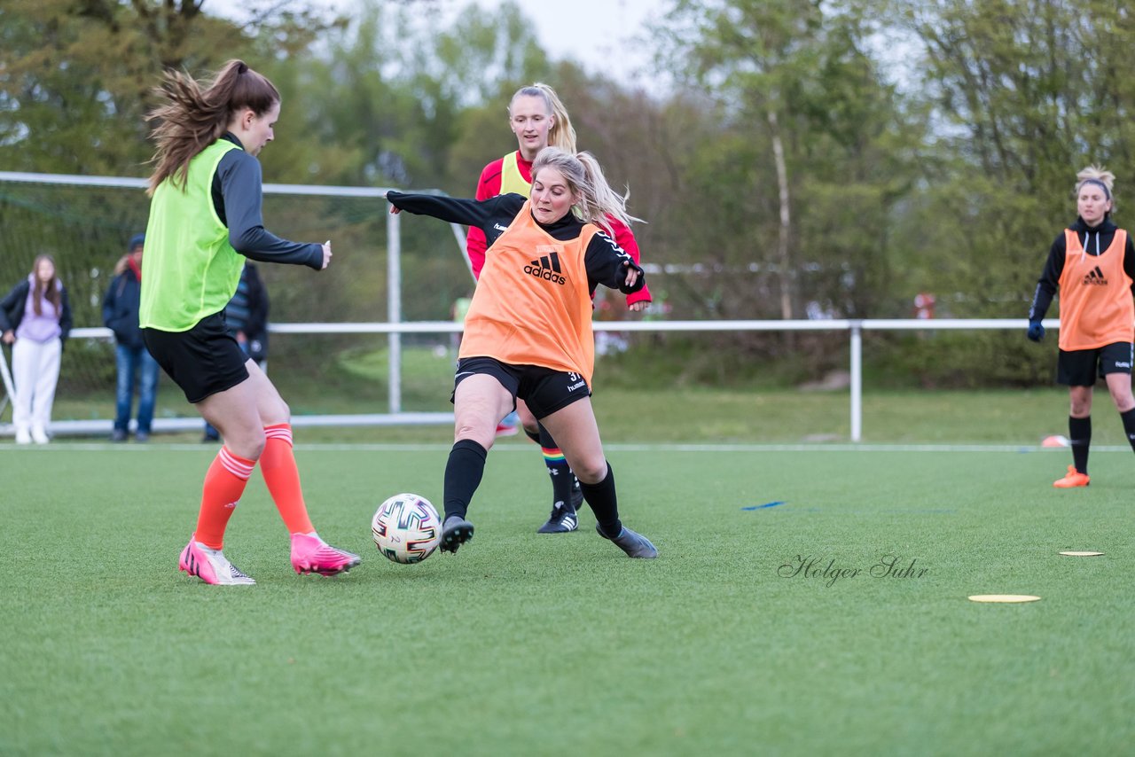 Bild 296 - Co-Trainerin der Frauen Nationalmannschaft Britta Carlson in Wahlstedt